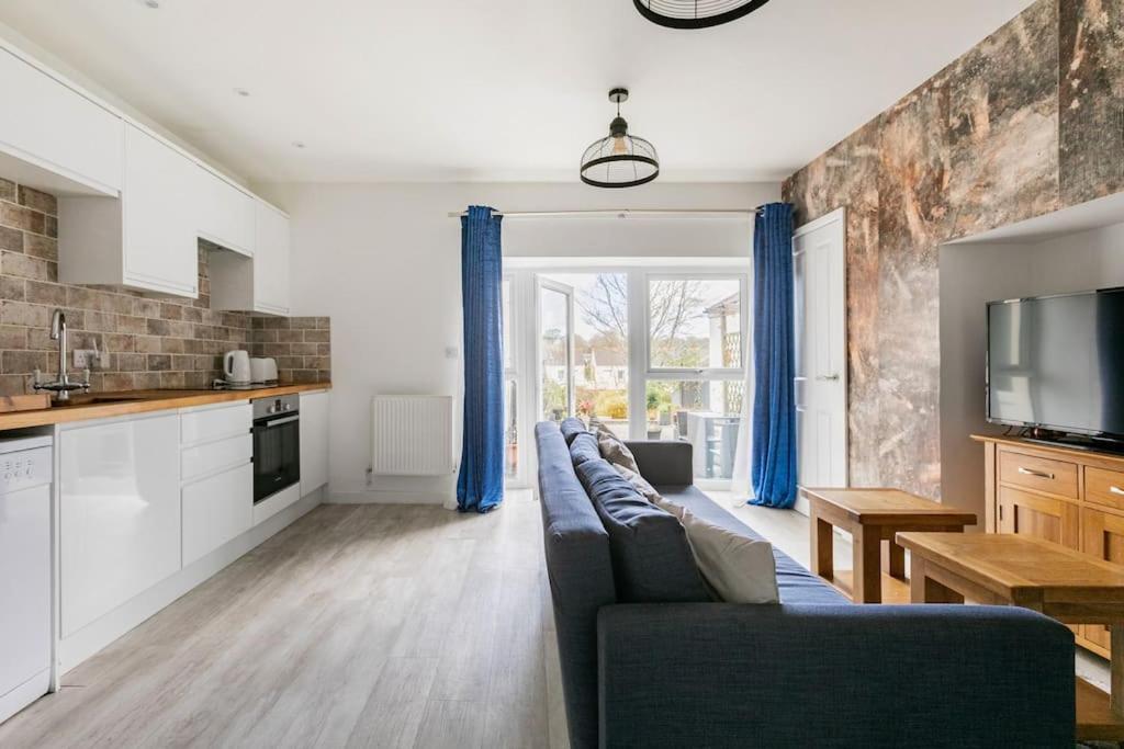 Luxurious With View Of Carn Brea